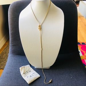 Bien Fait Lariat Necklace